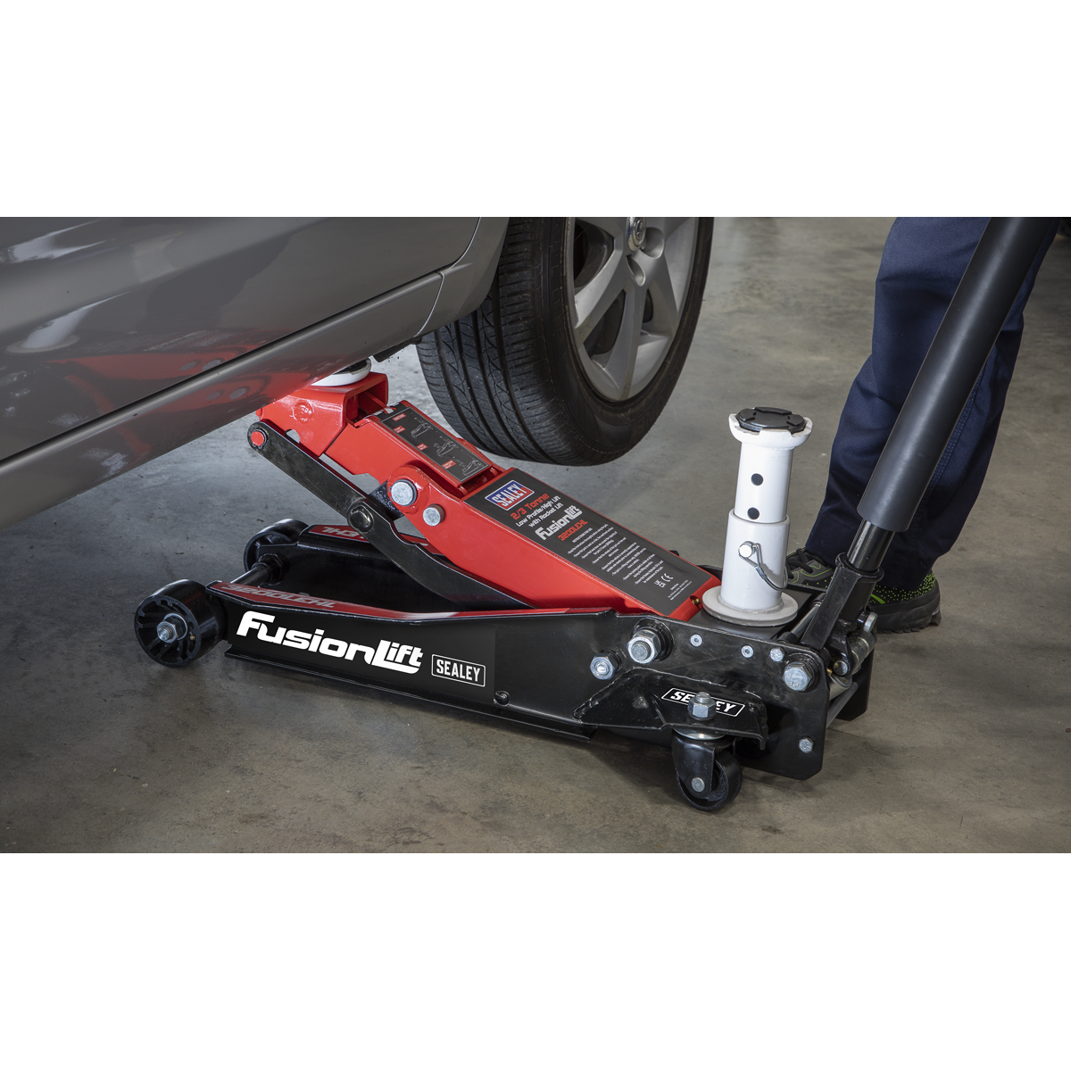 Sealey Low Profile High Lift Trolley Jack with Rocket Lift 2/3 Tonne (3200LEHL) - Image 4