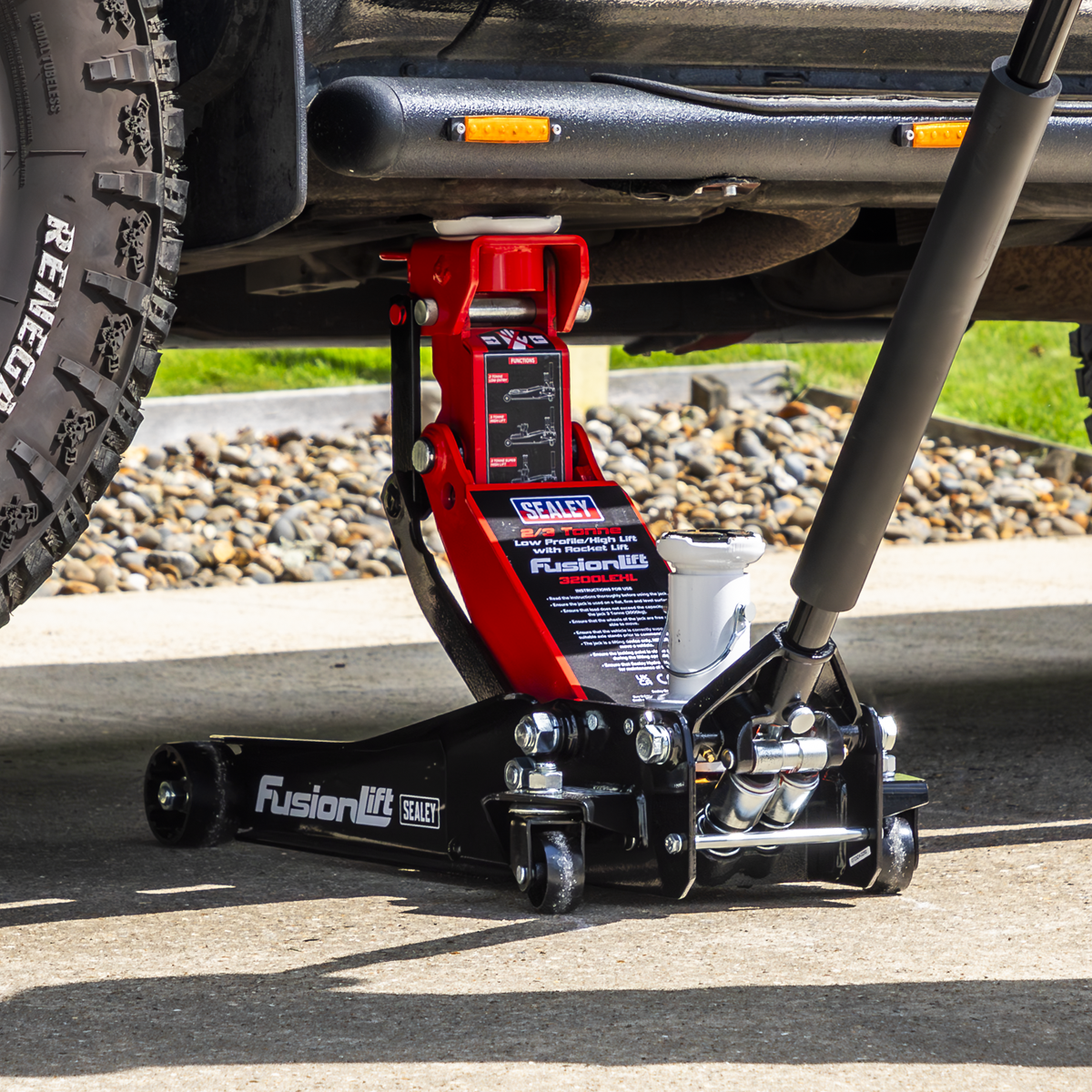Sealey Low Profile High Lift Trolley Jack with Rocket Lift 2/3 Tonne (3200LEHL) - Image 19