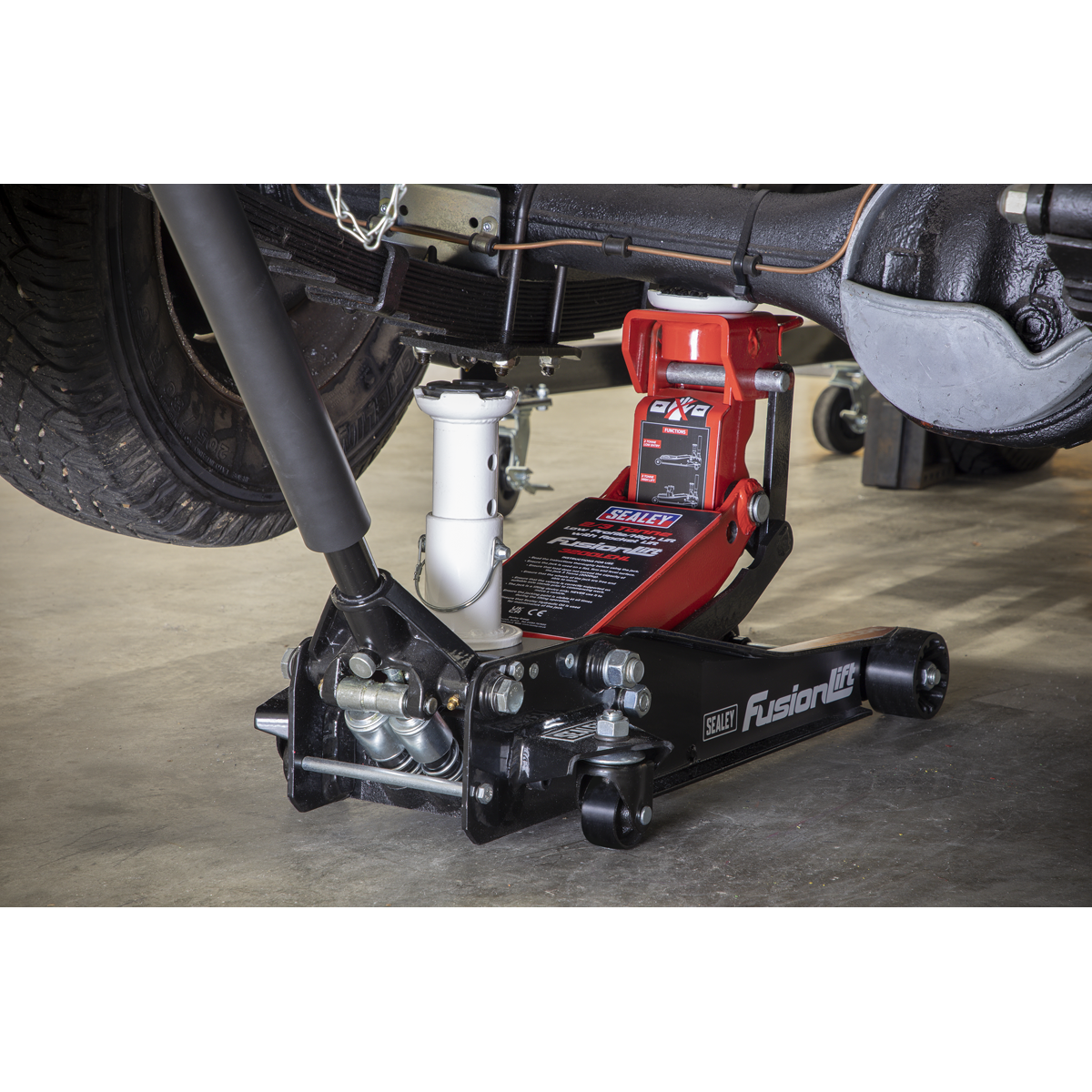 Sealey Low Profile High Lift Trolley Jack with Rocket Lift 2/3 Tonne (3200LEHL) - Image 5