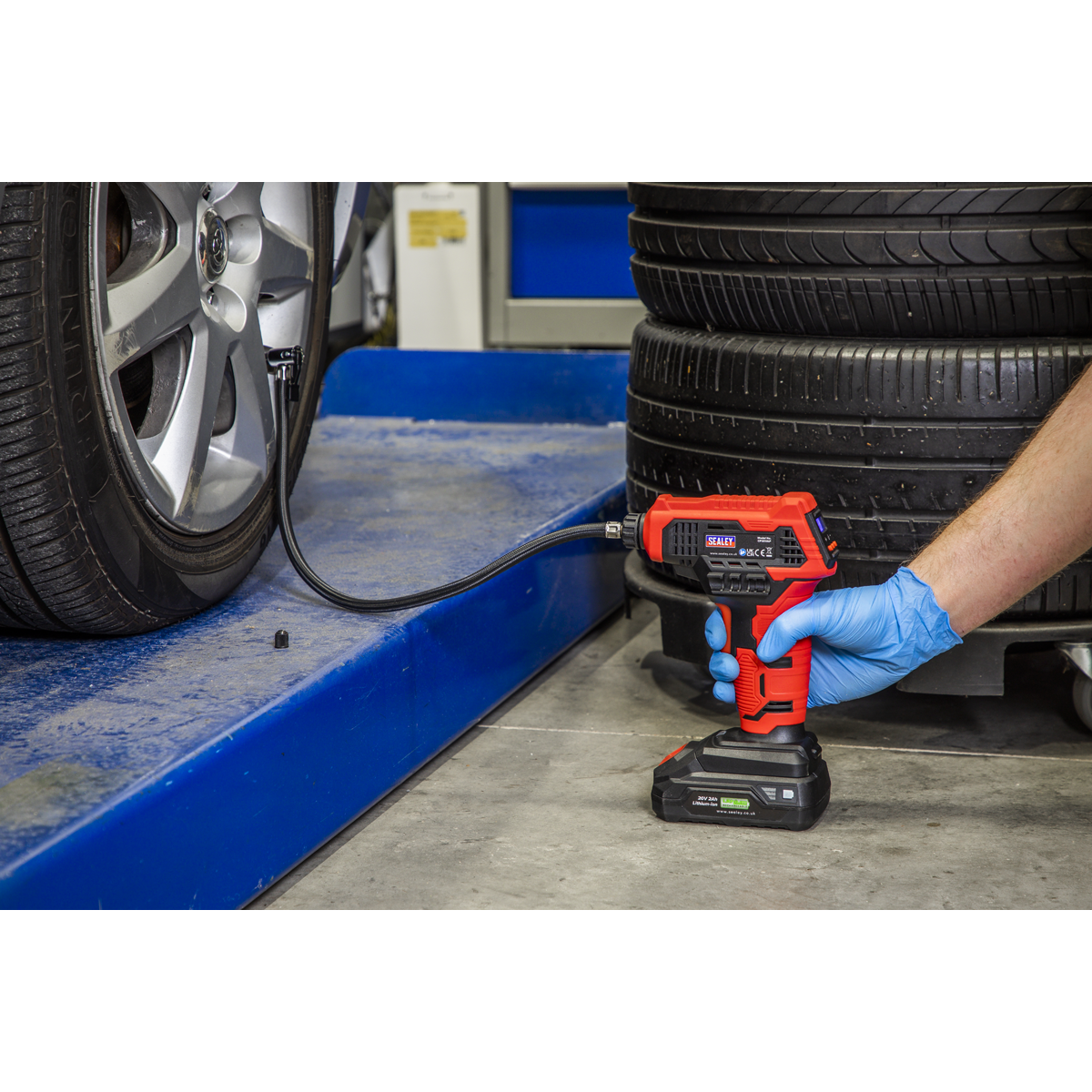 Sealey SV20 Series Cordless Tyre Inflator 20V - Body Only (CP20VAP) - Image 9