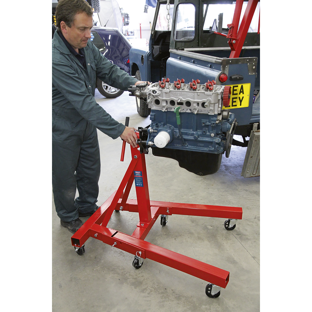 Sealey Folding Engine Stand 900kg (ES900F) - Image 4