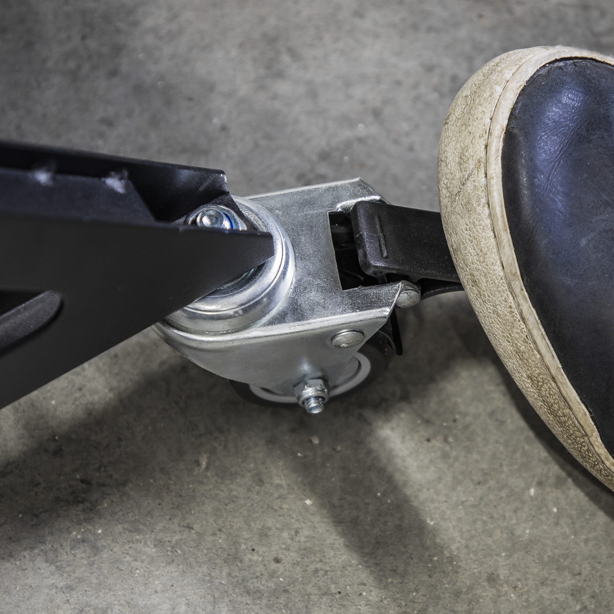 Sealey Universal Front Paddock Stand 360° Floating (FPS1MD) - Image 4