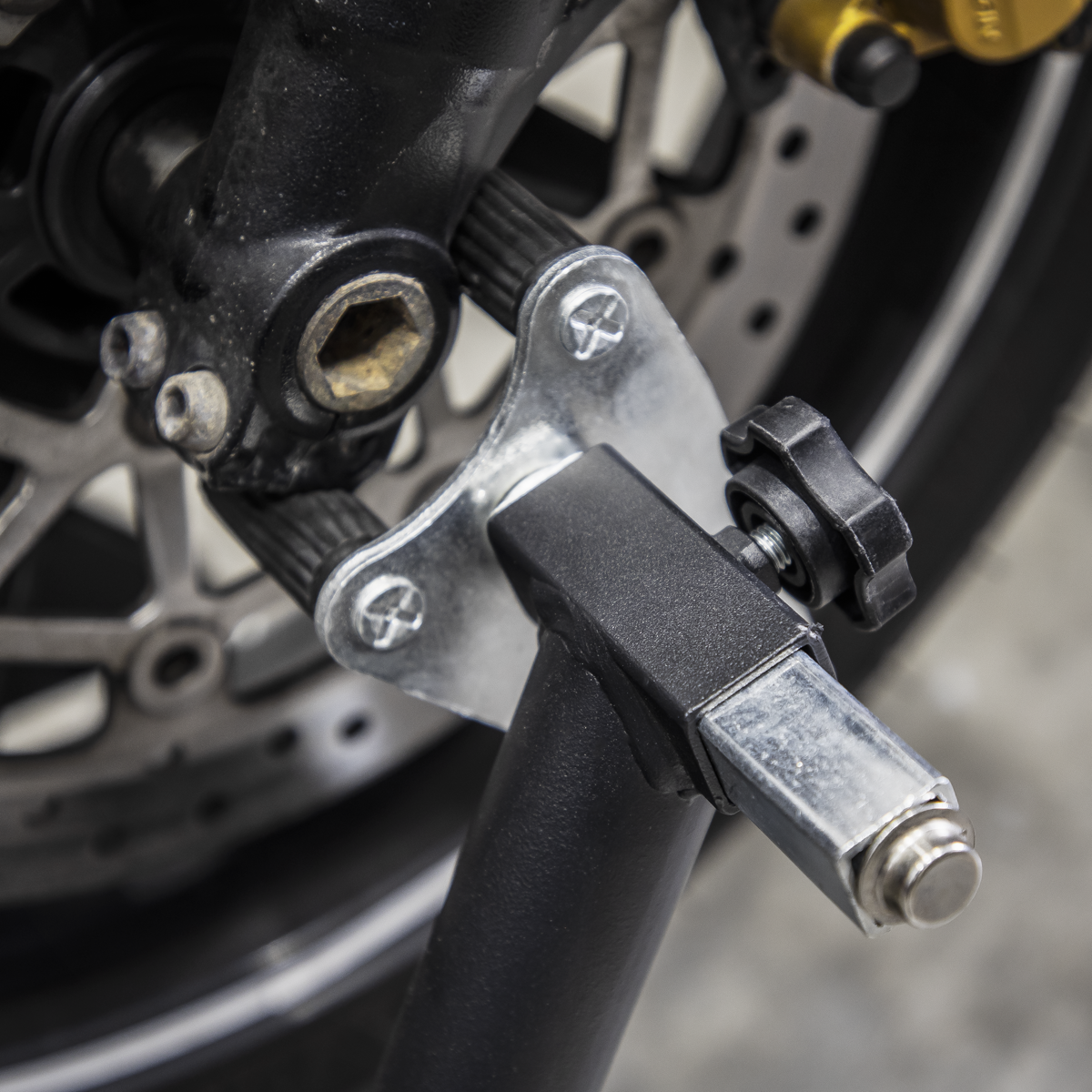 Sealey Universal Front Paddock Stand 360° Floating (FPS1MD) - Image 7